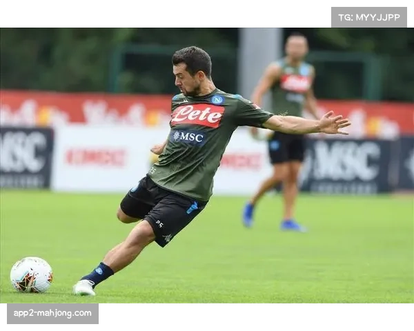 前法国国脚加盟朗斯教练组，专注定位球战术设计